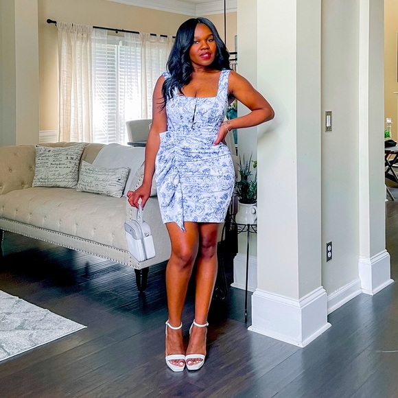 Cute mini dress - Picture 2 of 2